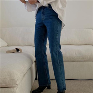 feminique8213