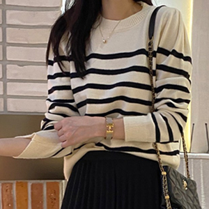 monicaroom13752