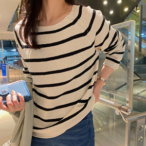 monicaroom13827