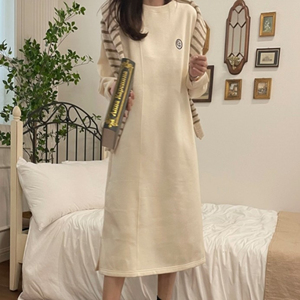 monicaroom15616