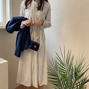 monicaroom15855