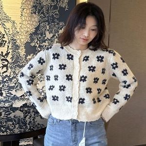 graychic13482