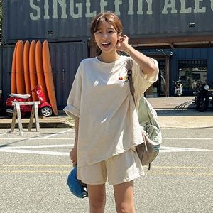 pinksisly144105