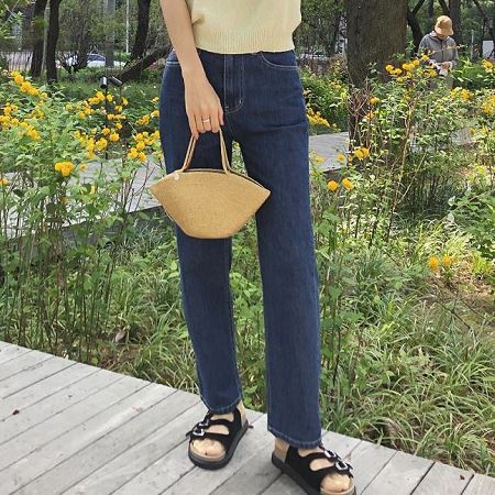 whosgirl27005